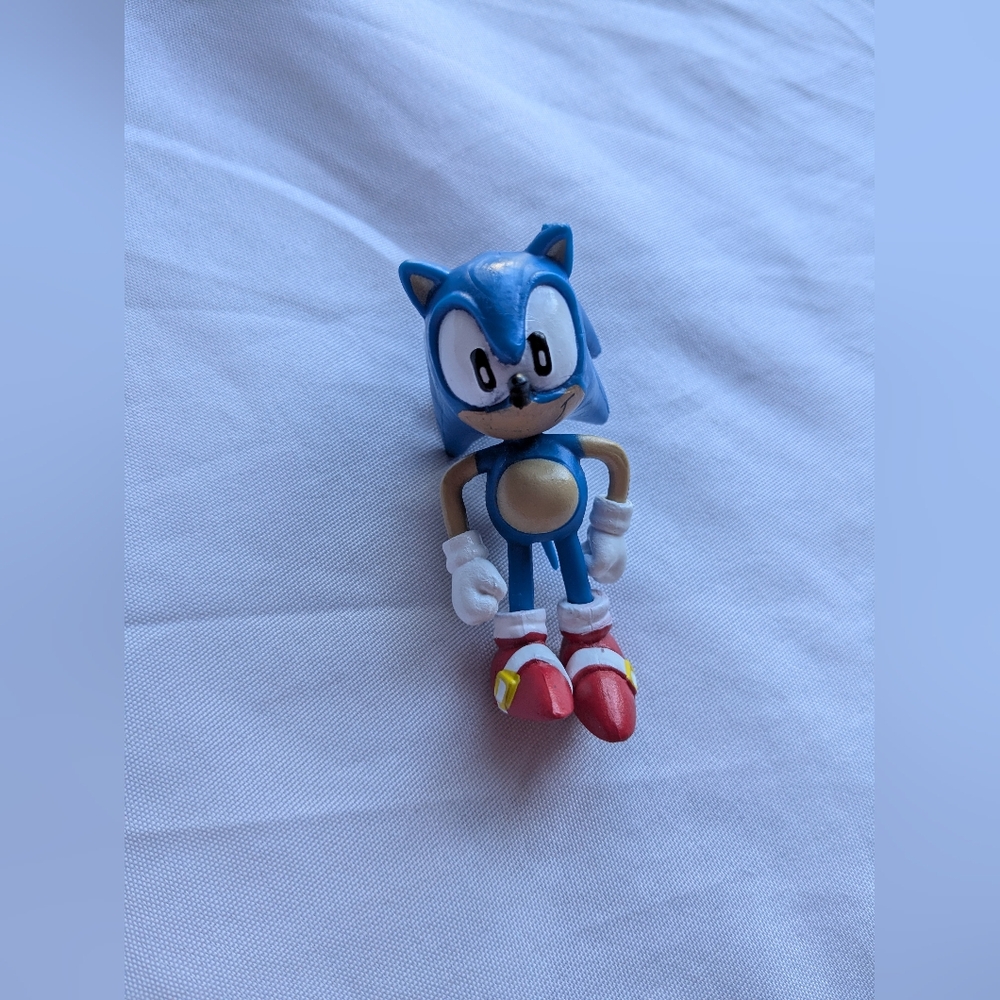Pre-owned Sonic The Hedgehog Figurine - About 2.25‎ Inches Tall